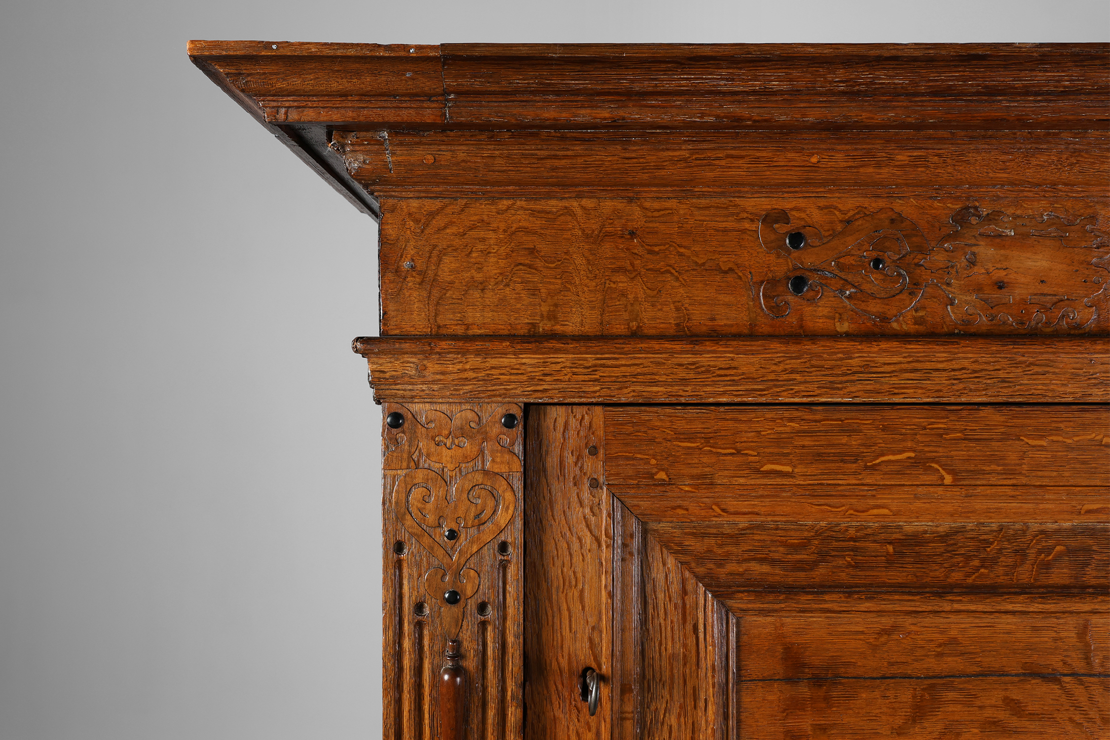 17th Century Belgian Renaissance Oak Cabinet with Concealed Lockthumbnail